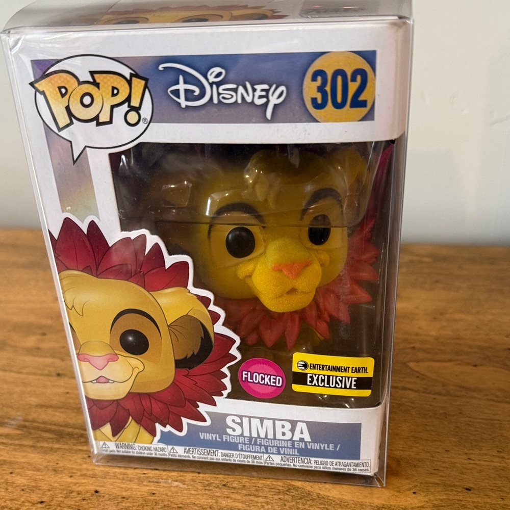 Funko Pop Disney Simba Exclusive Flocked Figure - Picture 3 of 4
